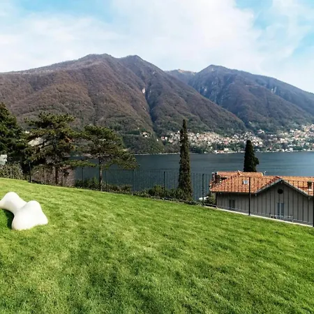 Charming Retreat In Hotel Laglio